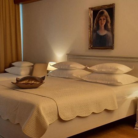 Guest House Fenix Brela Rum bild